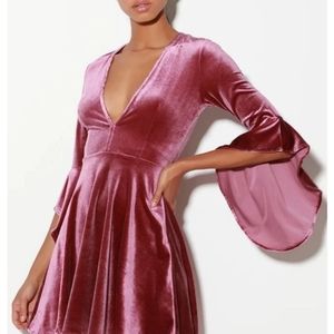 Size large lulu flare bell sleeve dress